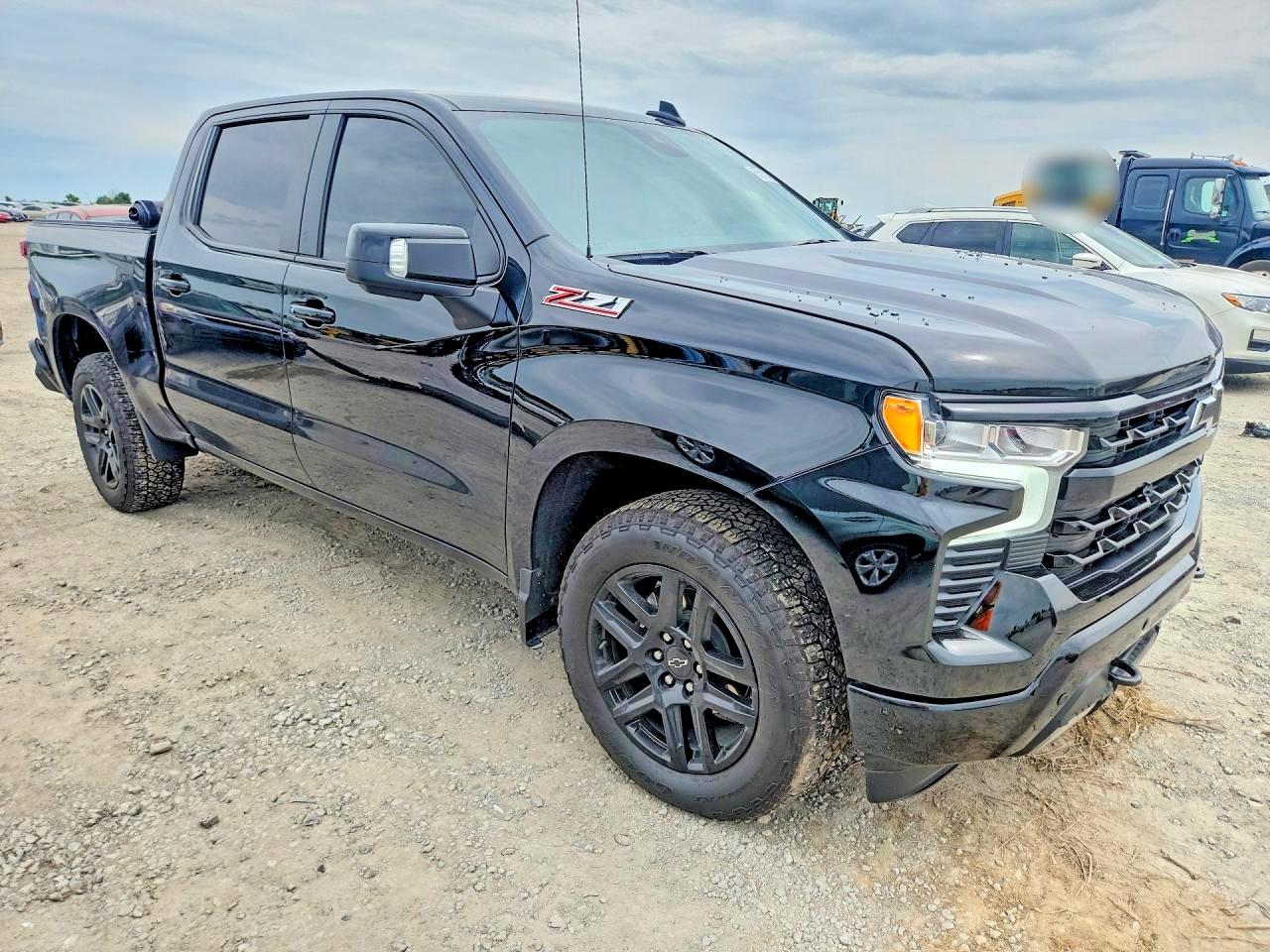 2025 CHEVROLET SILVERADO K1500 RST — снимка 4