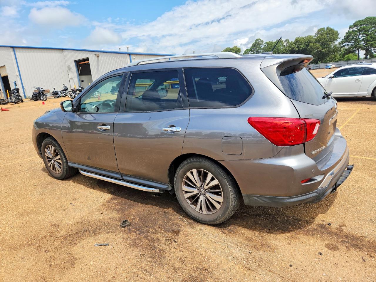 2018 NISSAN PATHFINDER SV — снимка 2