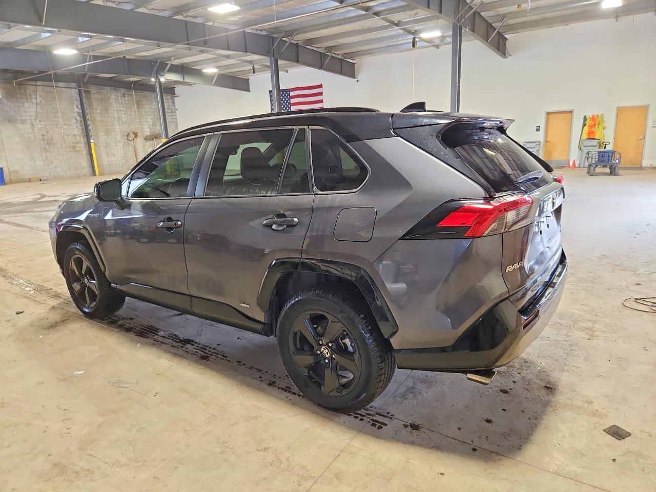 2021 TOYOTA RAV4 XSE — снимка 2