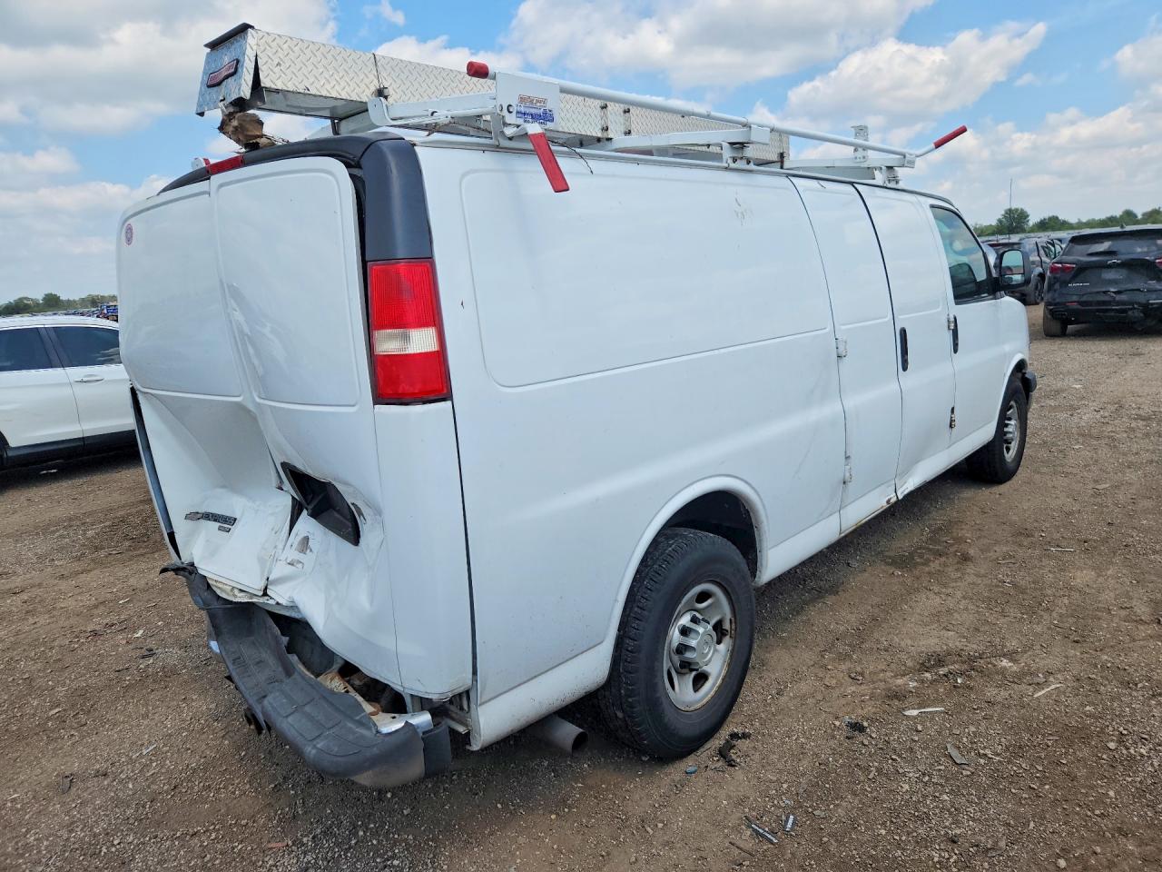 2015 CHEVROLET EXPRESS G2500 — снимка 3