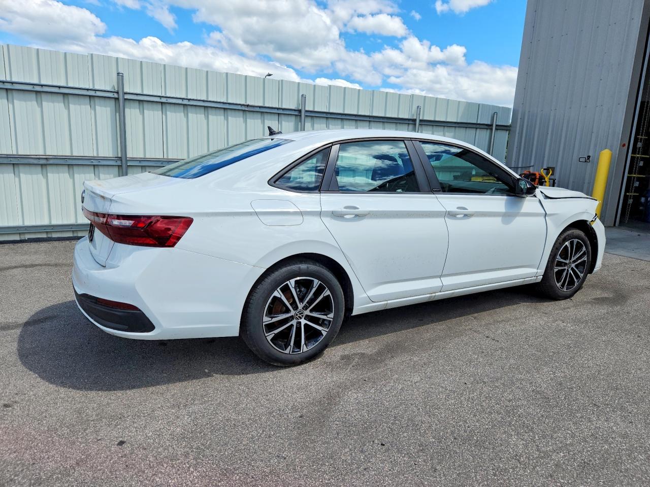 2025 VOLKSWAGEN JETTA SPORT — снимка 3