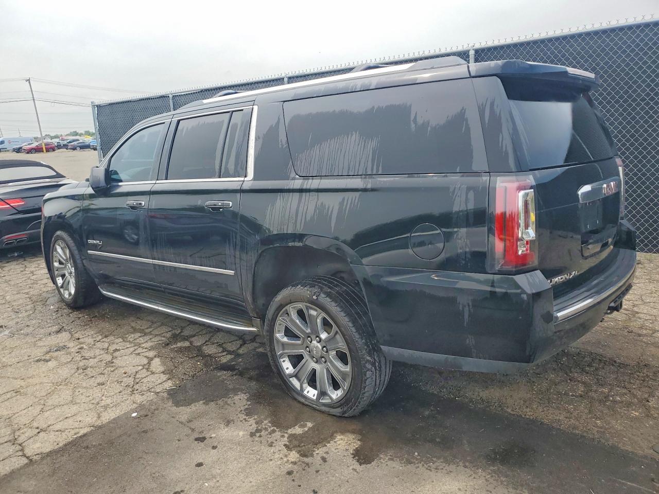 2016 GMC YUKON XL DENALI — снимка 2