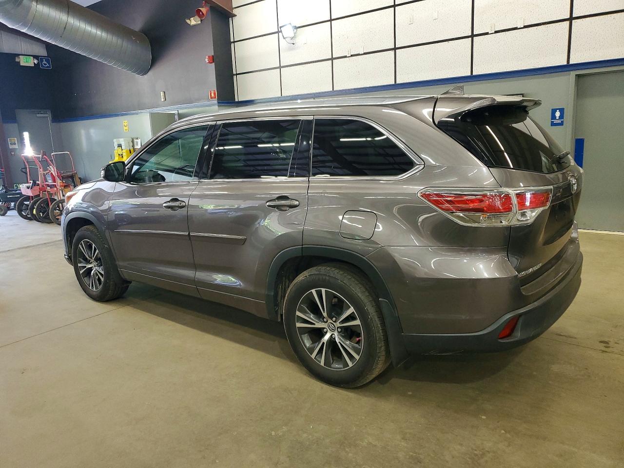 2016 TOYOTA HIGHLANDER XLE — снимка 2