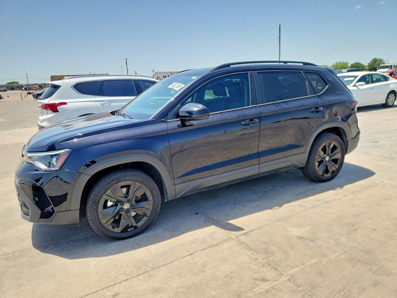 2025 VOLKSWAGEN TAOS SE BLACK
