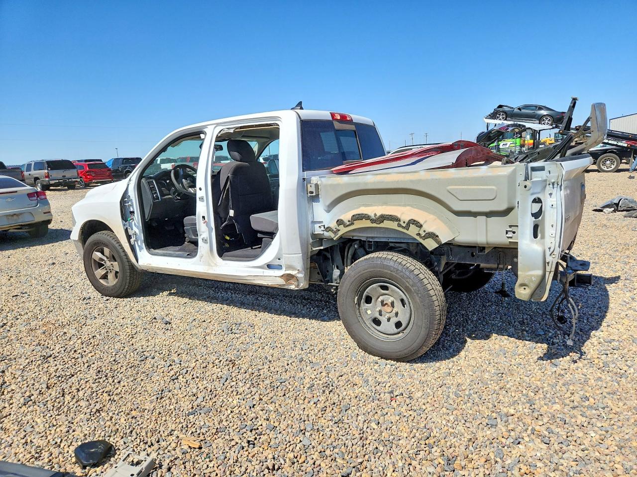 2023 RAM 1500 CLASSIC SLT — снимка 2