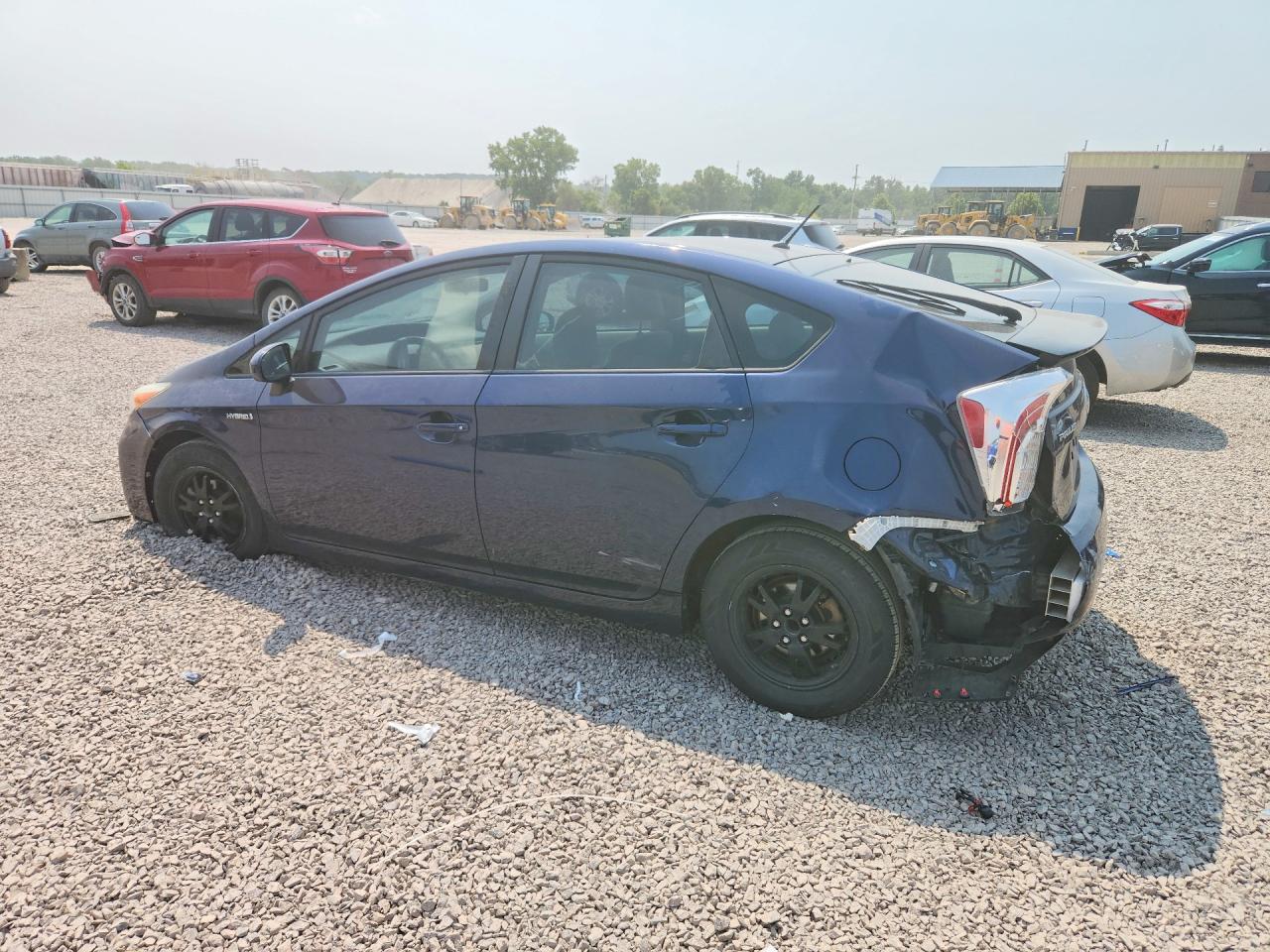 2015 TOYOTA PRIUS TWO — снимка 2