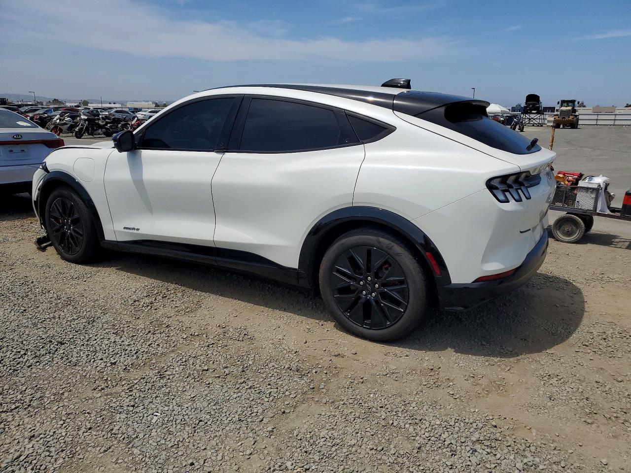 2025 FORD MUSTANG MACH-E PREMIUM — снимка 2