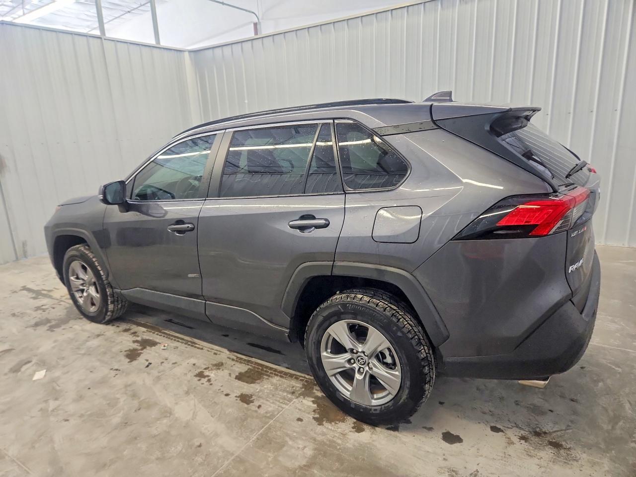 2023 TOYOTA RAV4 XLE — снимка 2
