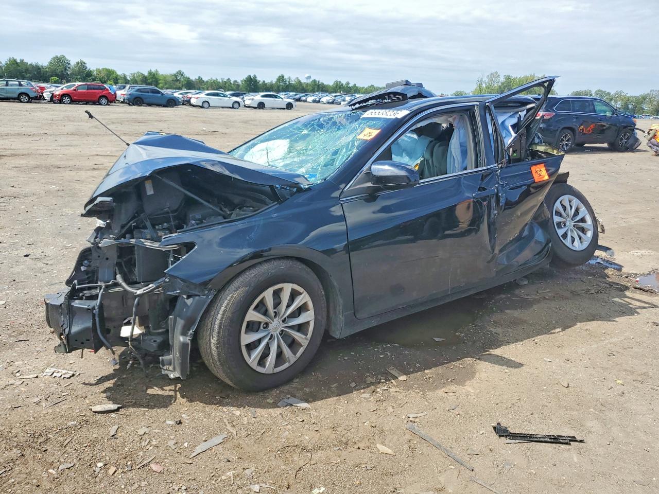 2015 TOYOTA CAMRY LE