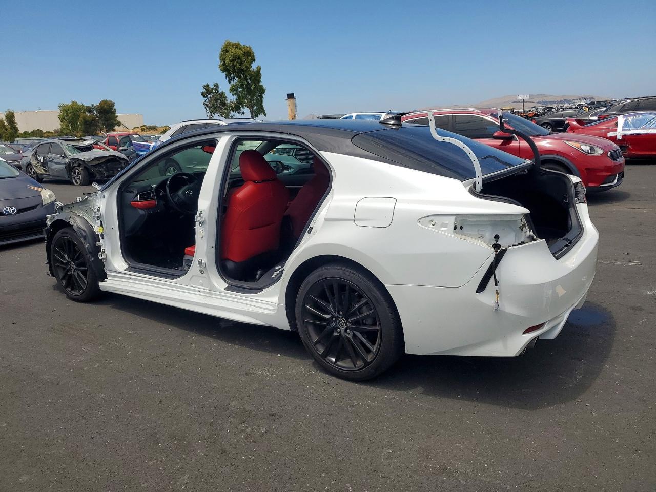 2022 TOYOTA CAMRY XSE — снимка 2