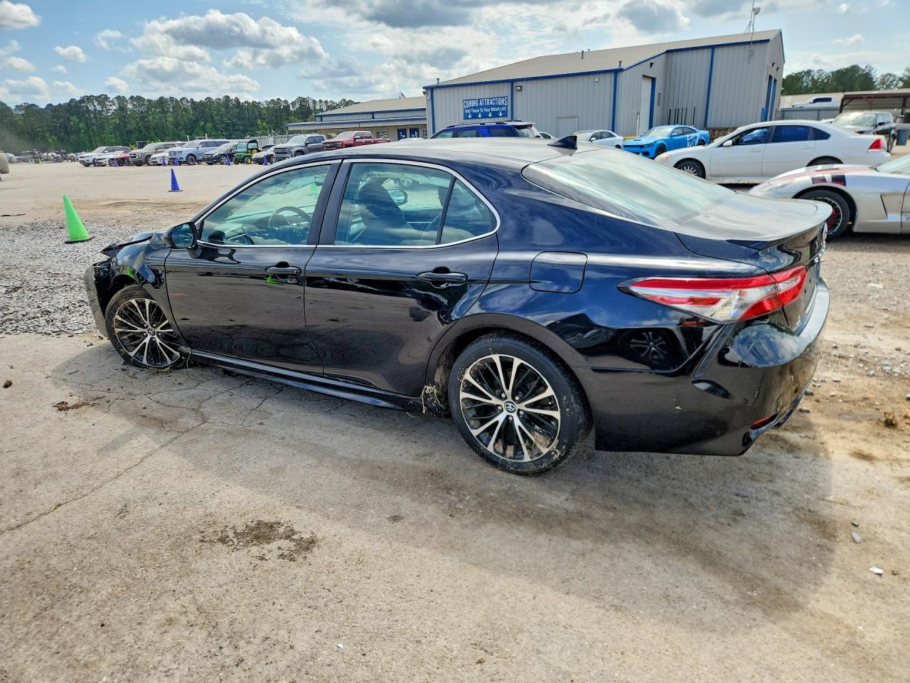 2019 TOYOTA CAMRY SE — снимка 2