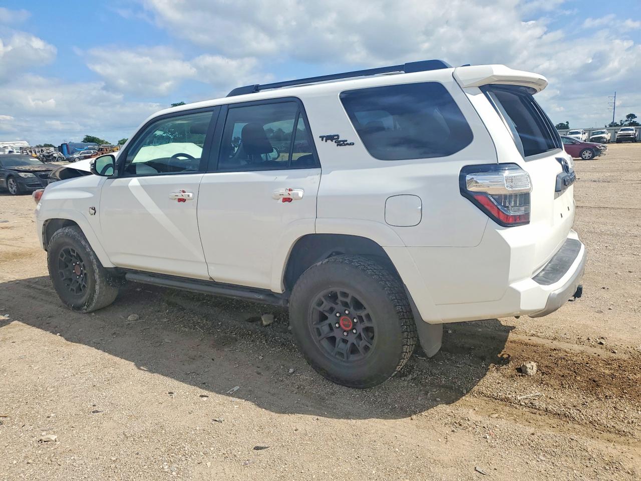 2024 TOYOTA 4RUNNER TRD OFF-ROAD PREMIUM — снимка 2