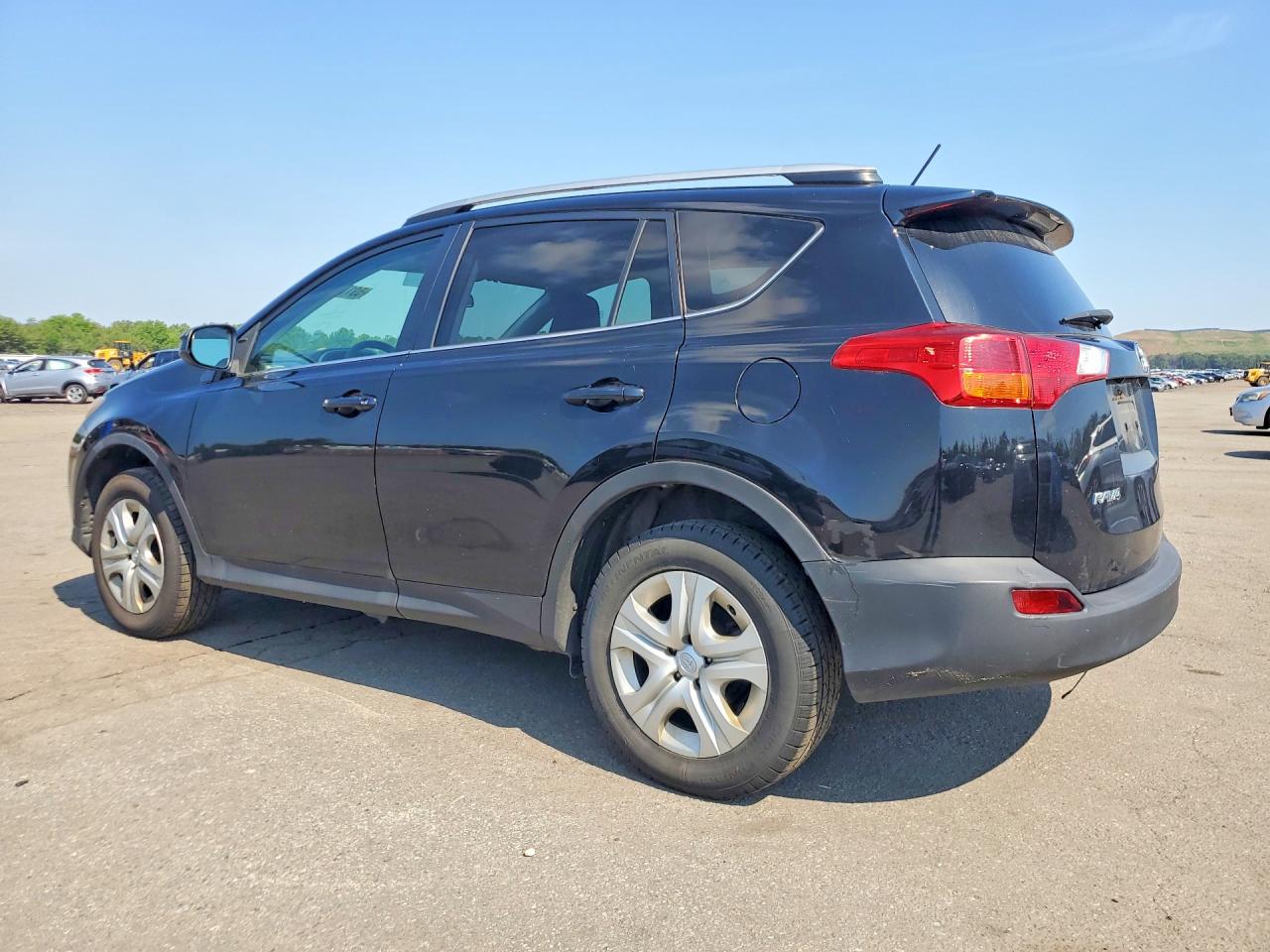 2015 TOYOTA RAV4 LE — снимка 2