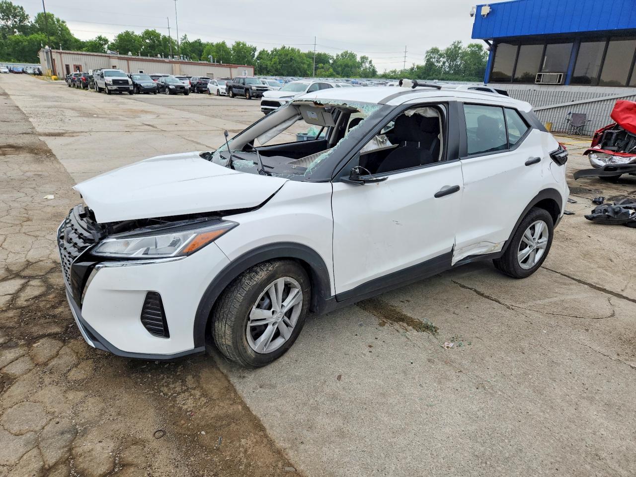 2023 NISSAN KICKS S
