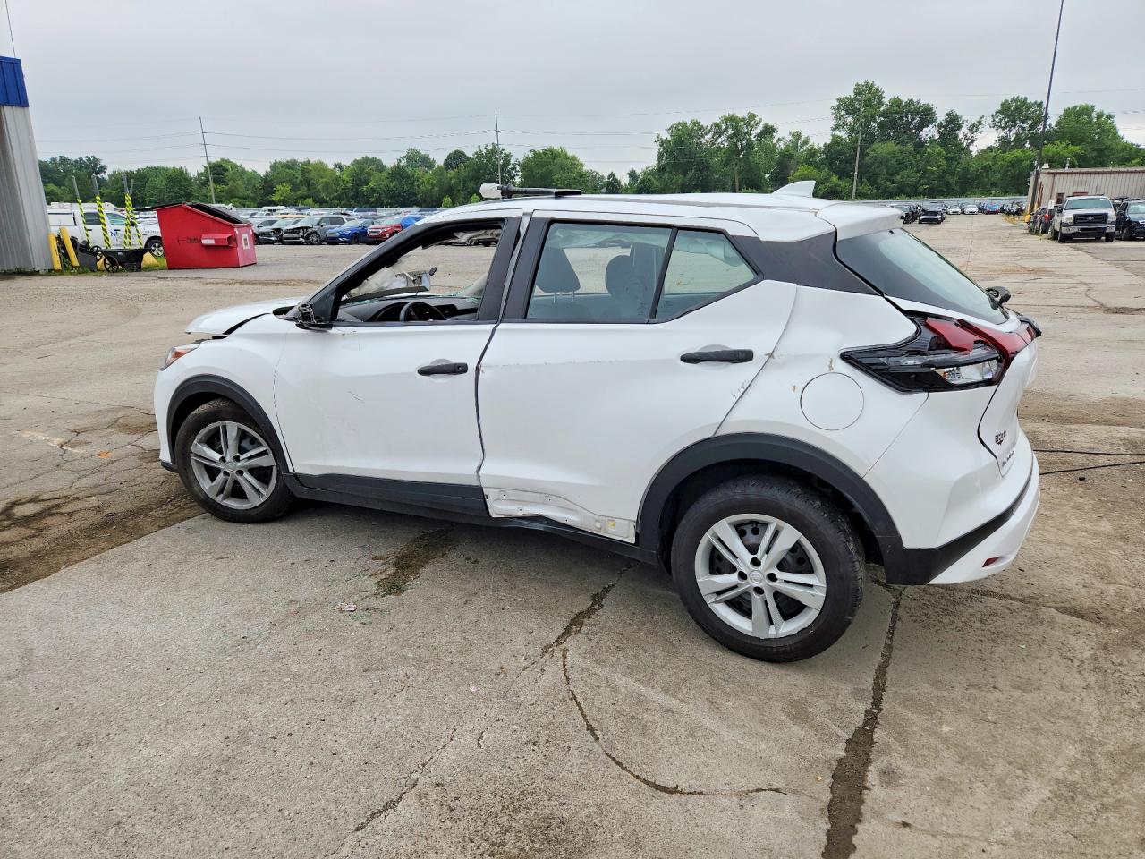 2023 NISSAN KICKS S — снимка 2
