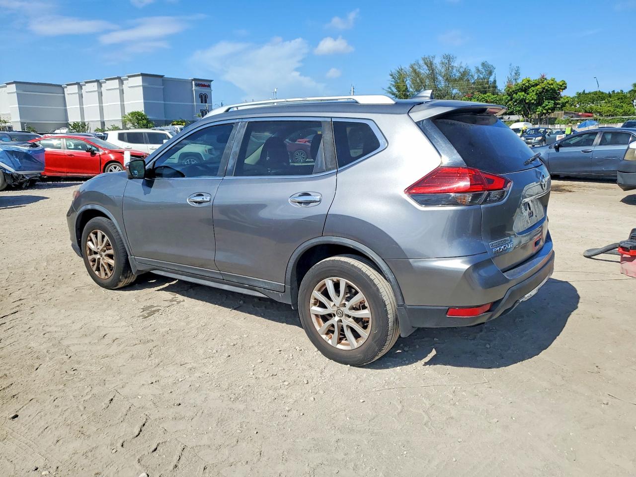 2017 NISSAN ROGUE SV — снимка 2