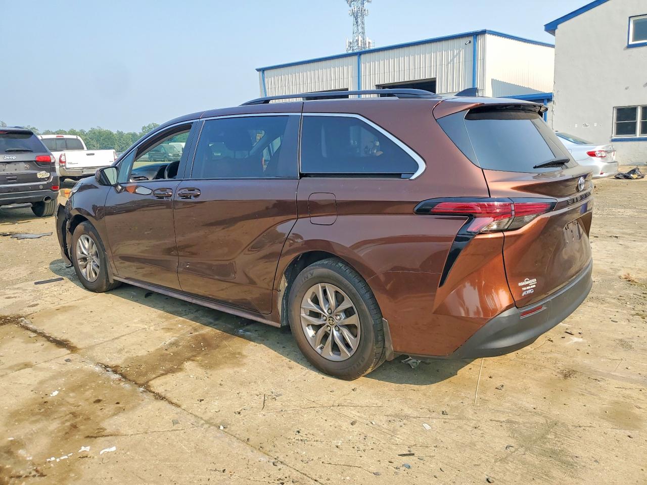 2022 TOYOTA SIENNA LE — снимка 2