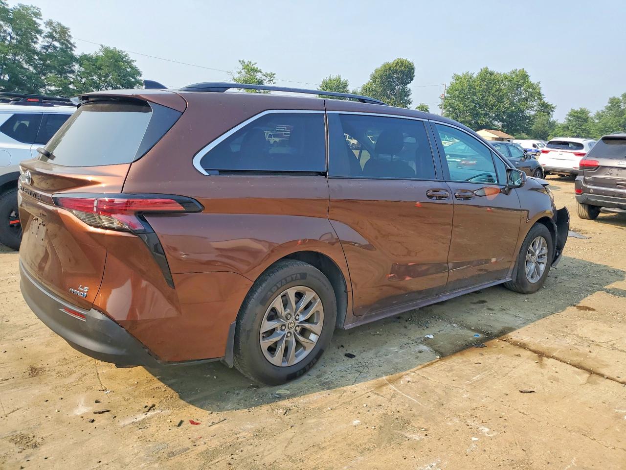 2022 TOYOTA SIENNA LE — снимка 3