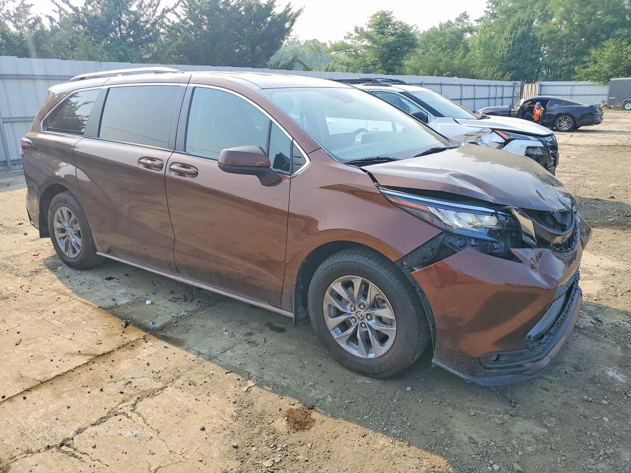 2022 TOYOTA SIENNA LE — снимка 4