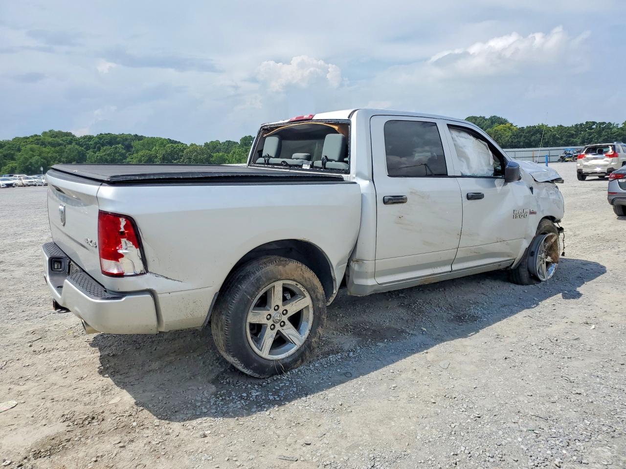 2015 RAM 1500 ST — снимка 3