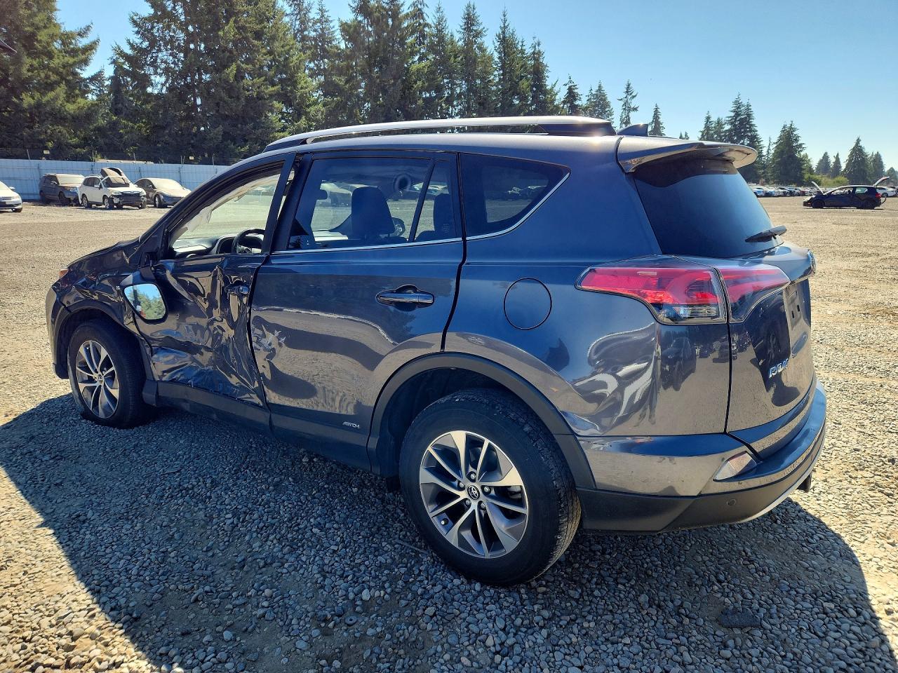 2017 TOYOTA RAV4 HYBRID XLE — снимка 2