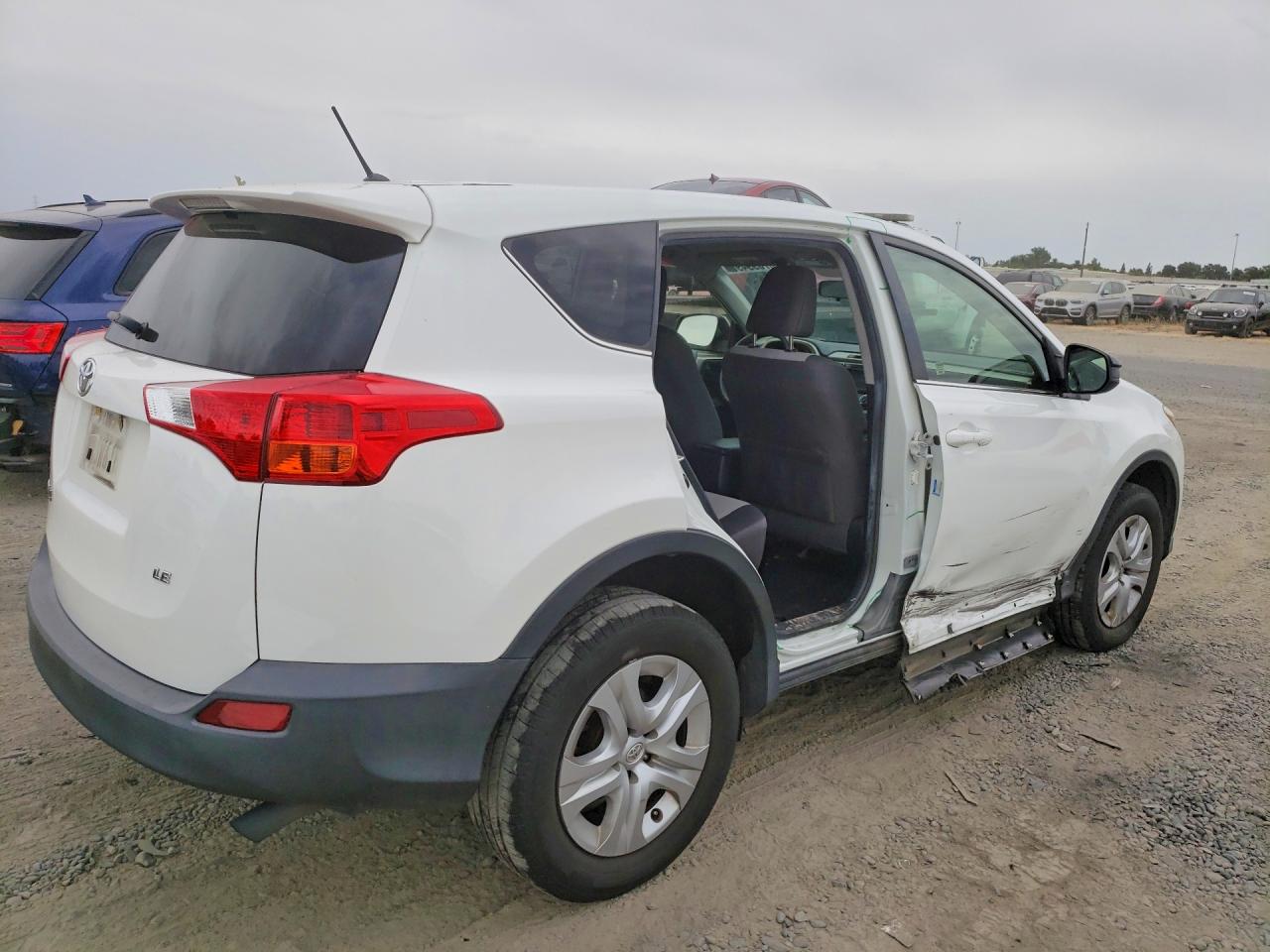 2015 TOYOTA RAV4 LE — снимка 3