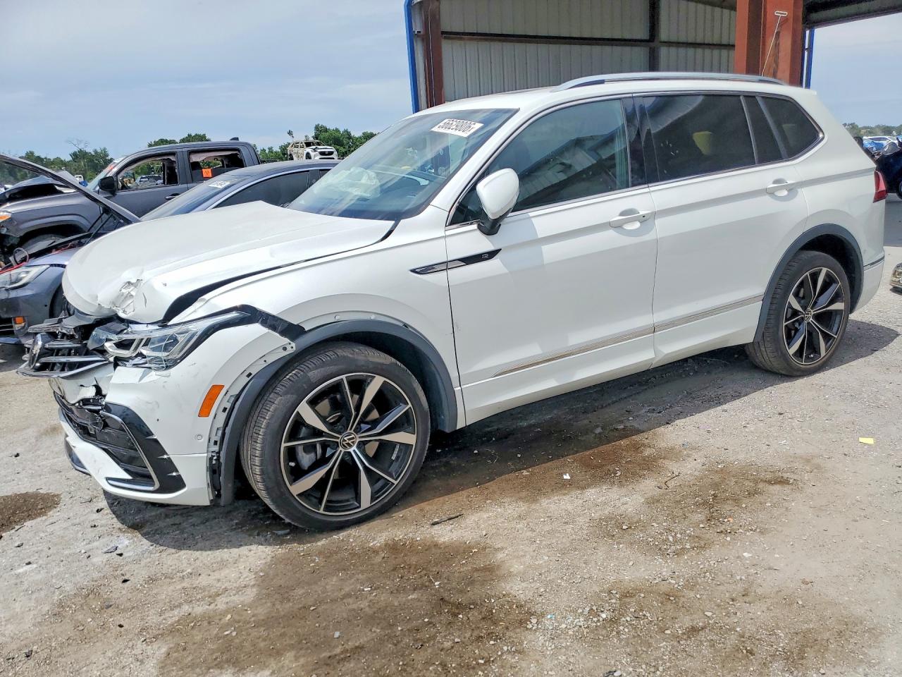 2024 VOLKSWAGEN TIGUAN SEL R-LINE BLACK