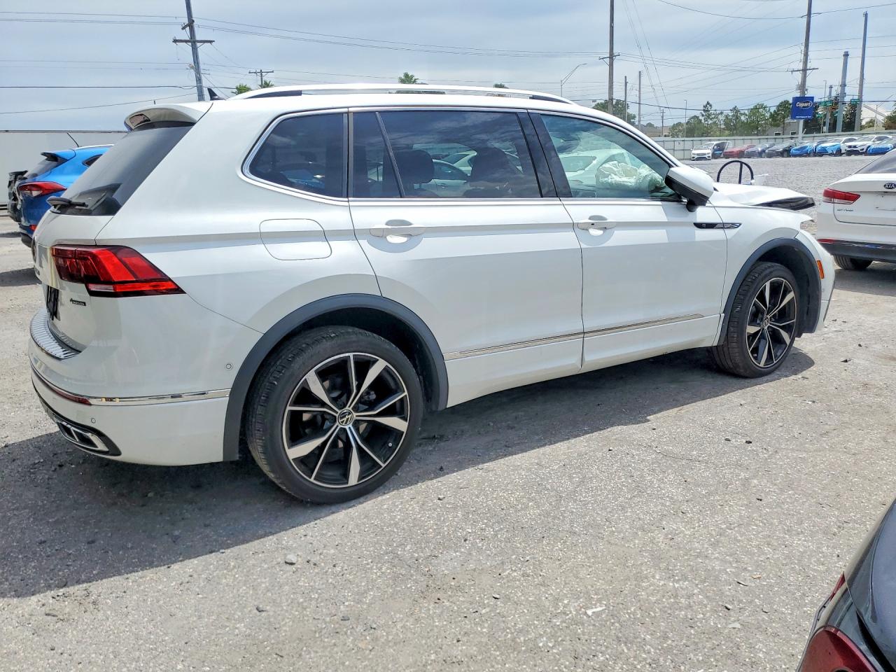 2024 VOLKSWAGEN TIGUAN SEL R-LINE BLACK — снимка 3
