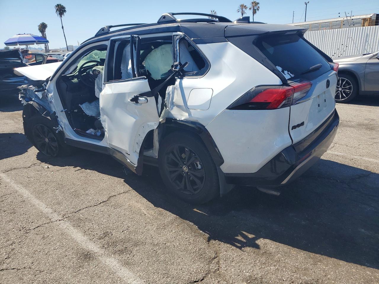 2025 TOYOTA RAV4 XSE — снимка 2