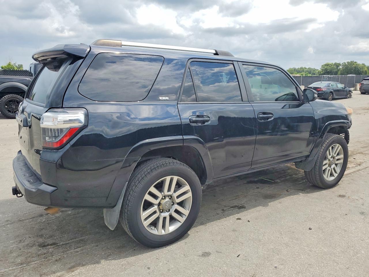 2020 TOYOTA 4RUNNER SR5 — снимка 3