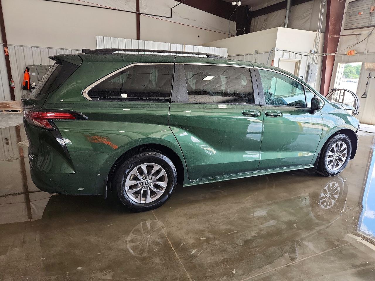 2022 TOYOTA SIENNA LE — снимка 3