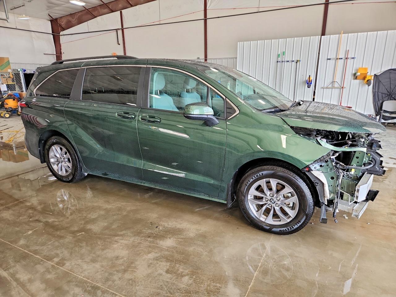 2022 TOYOTA SIENNA LE — снимка 4