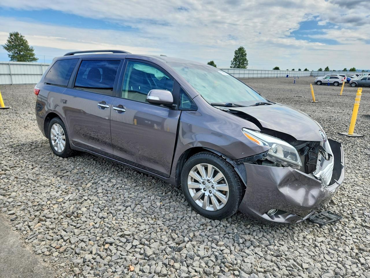 2015 TOYOTA SIENNA LIMITED PREMIUM 7-PASSENGER — снимка 4