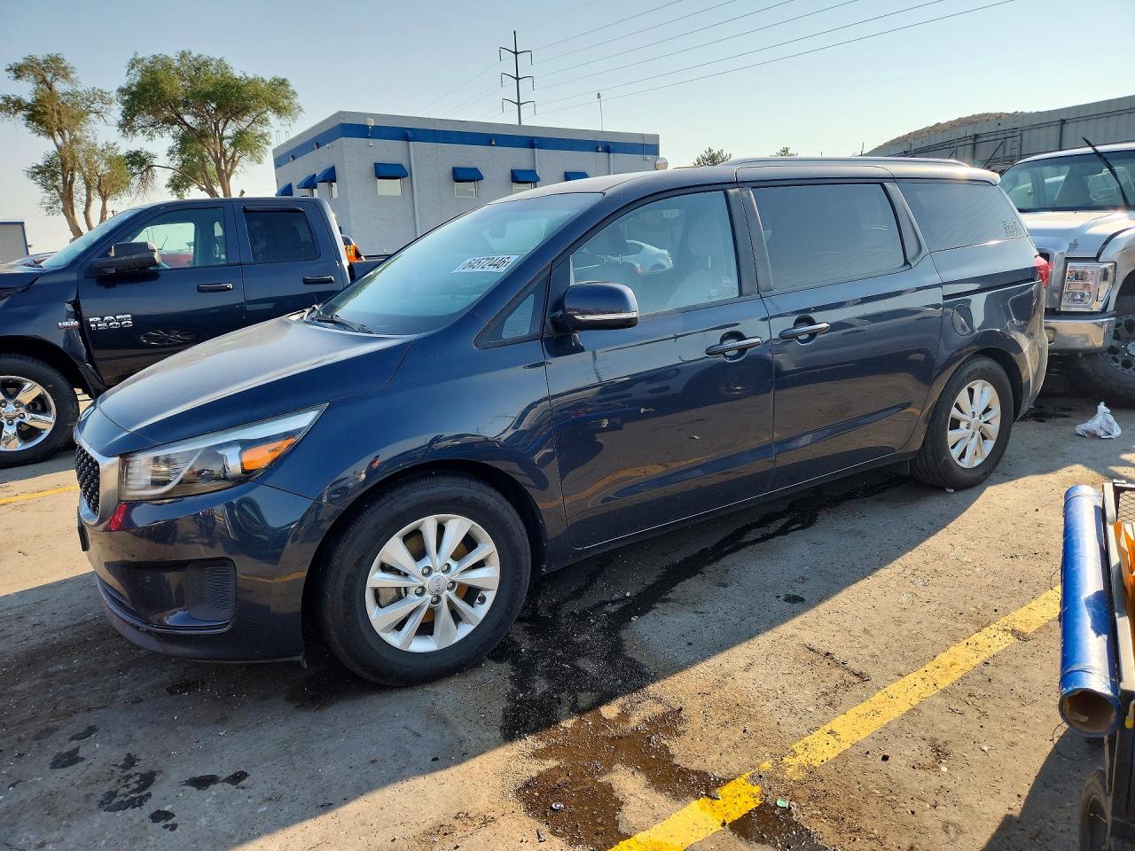 2016 KIA SEDONA LX