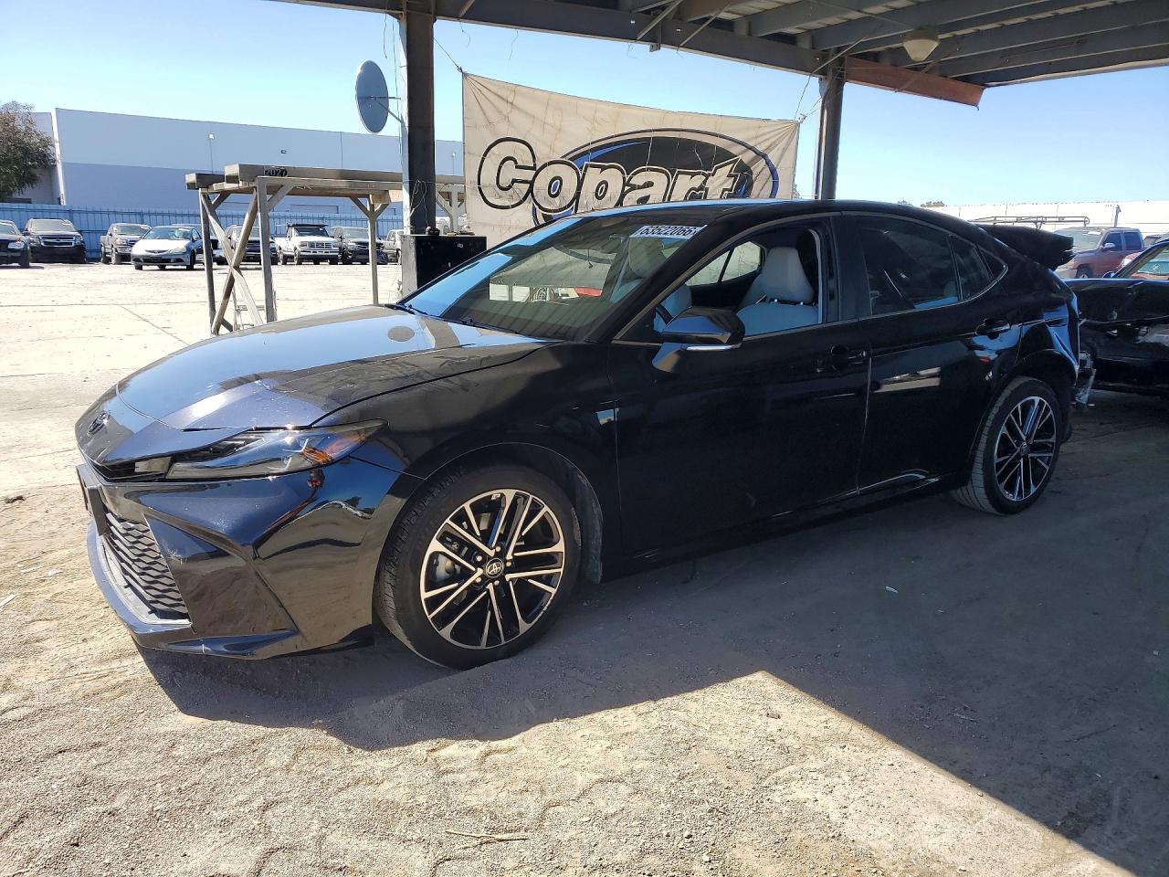 2025 TOYOTA CAMRY XLE