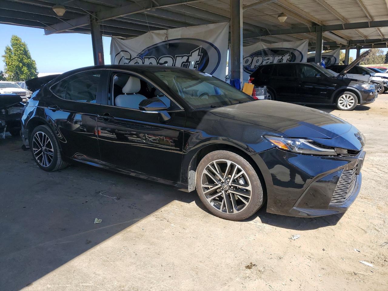 2025 TOYOTA CAMRY XLE — снимка 4