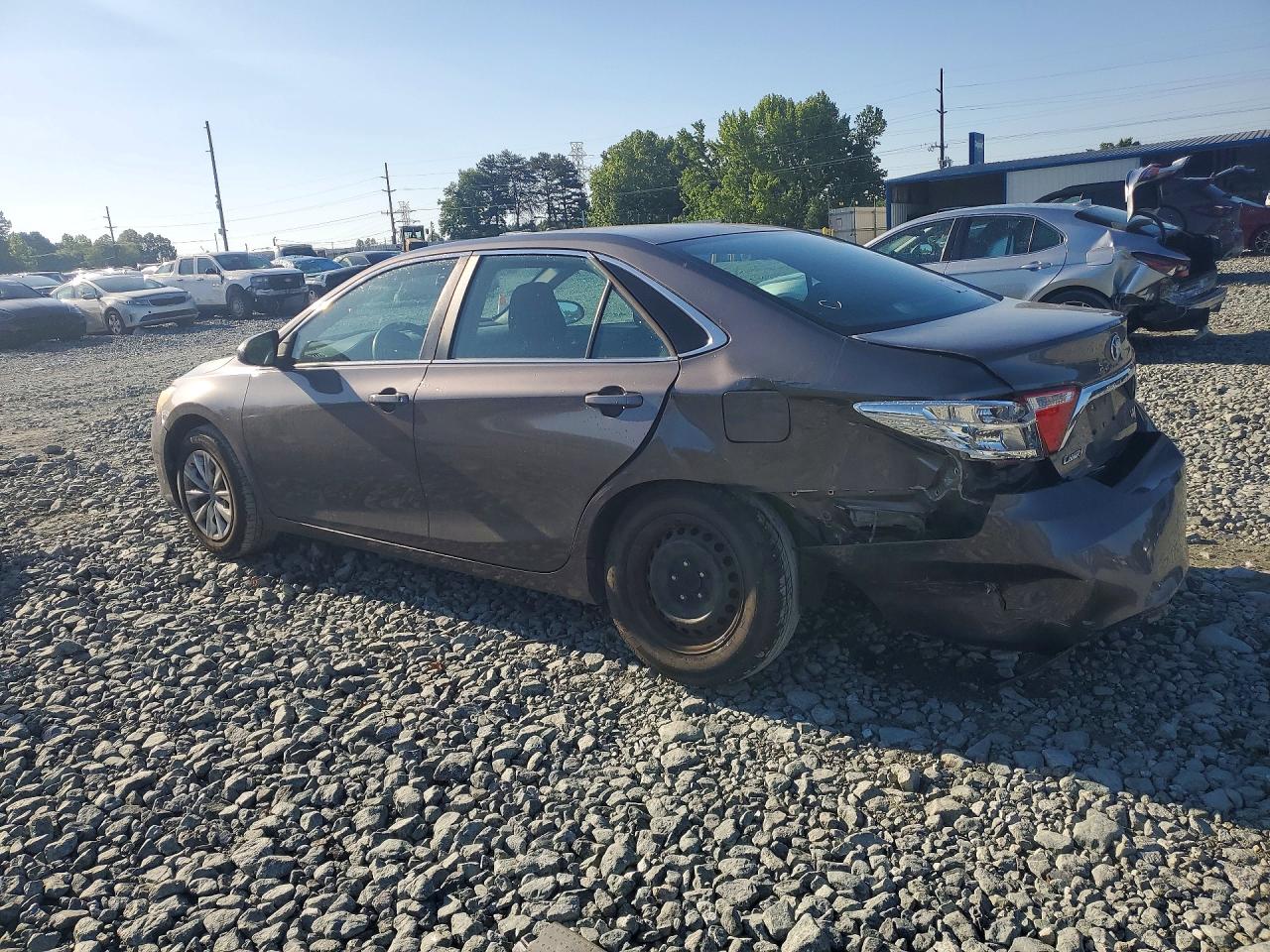 2016 TOYOTA CAMRY LE — снимка 2