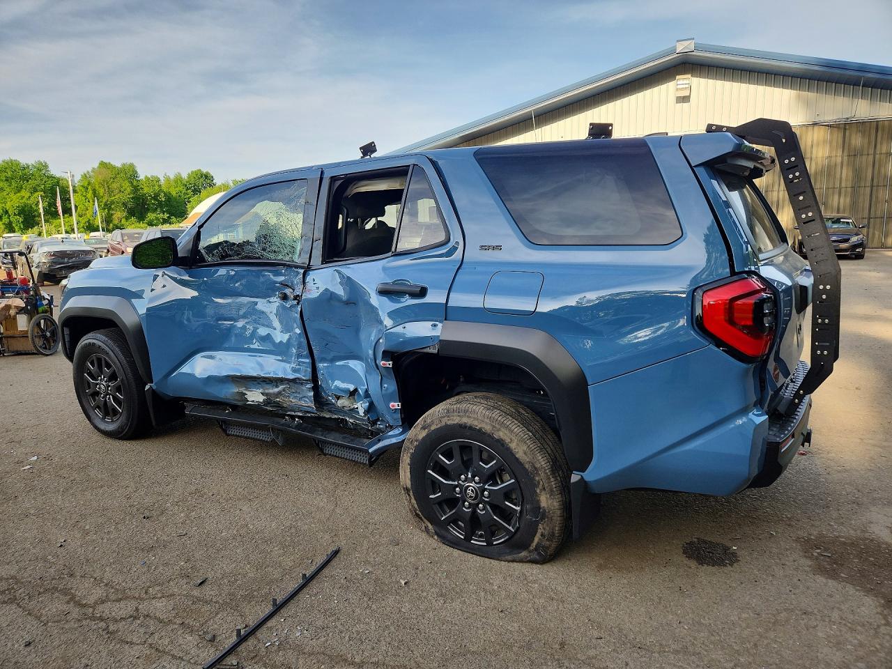2025 TOYOTA 4RUNNER SR5 — снимка 2