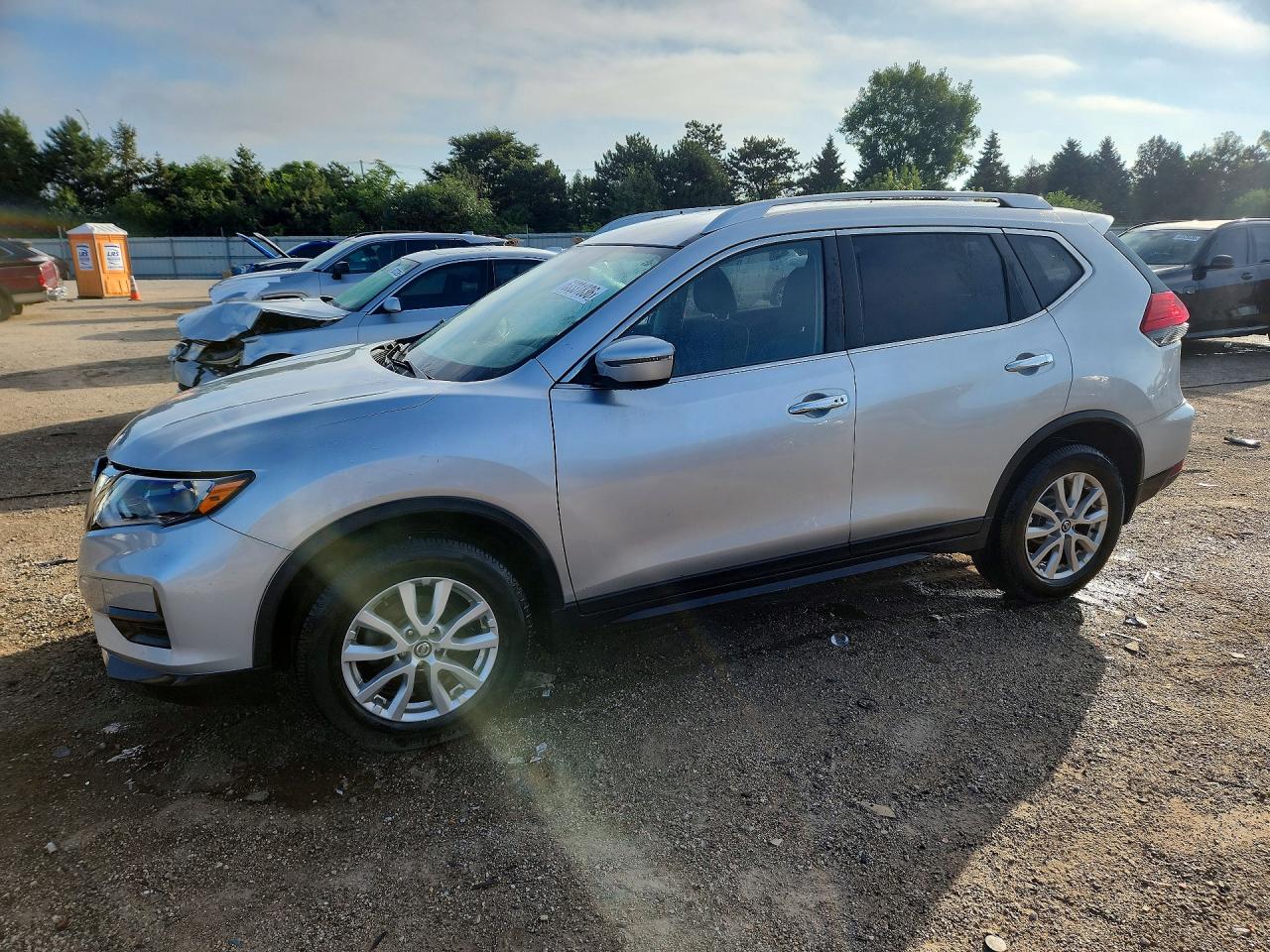 2017 NISSAN ROGUE SV