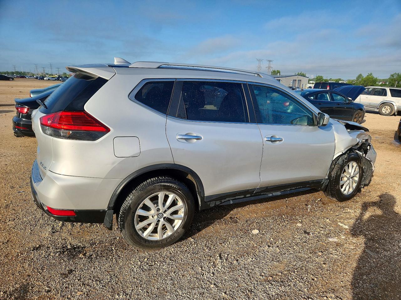2017 NISSAN ROGUE SV — снимка 3