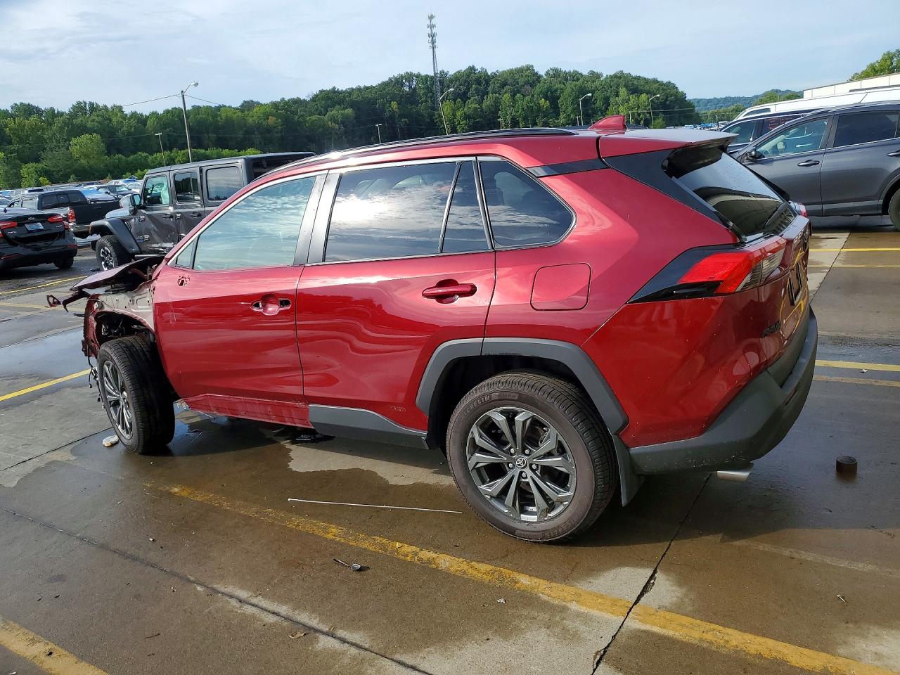 2023 TOYOTA RAV4 XLE PREMIUM — снимка 2