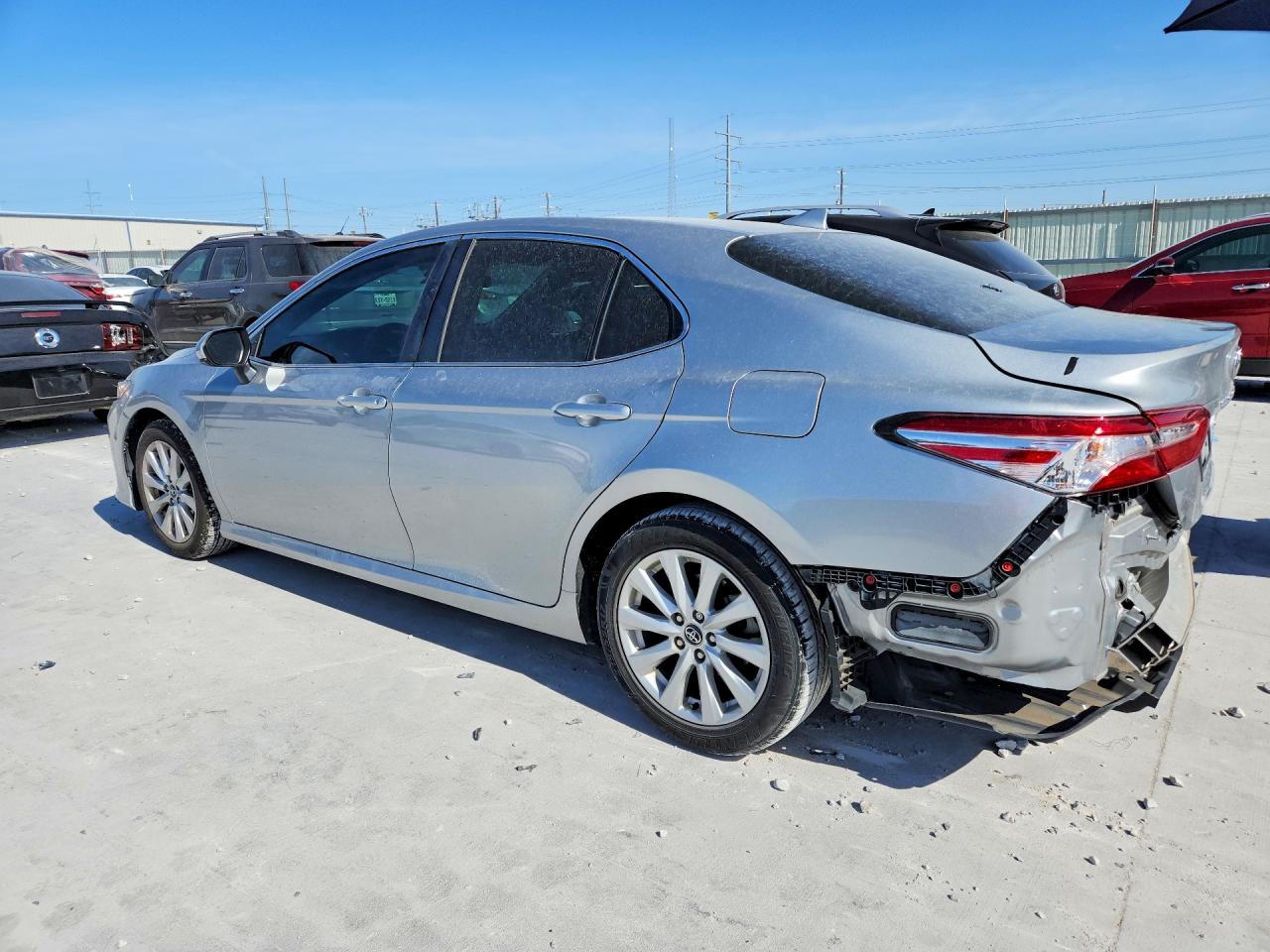 2020 TOYOTA CAMRY LE — снимка 2
