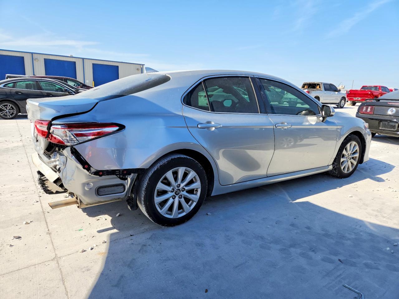 2020 TOYOTA CAMRY LE — снимка 3