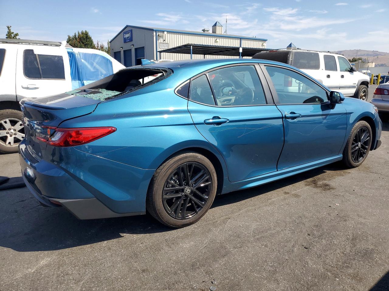 2025 TOYOTA CAMRY SE — снимка 3