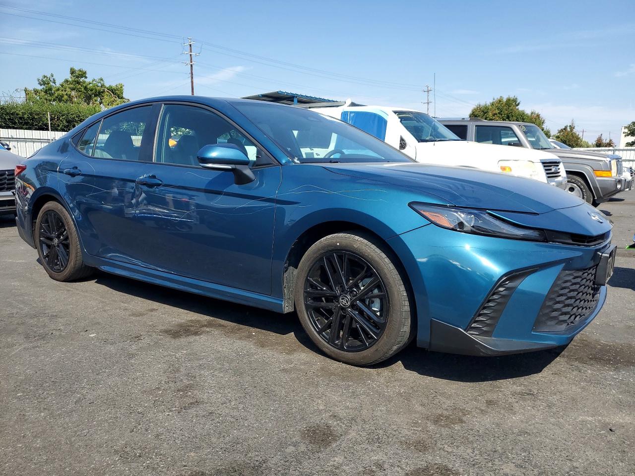 2025 TOYOTA CAMRY SE — снимка 4