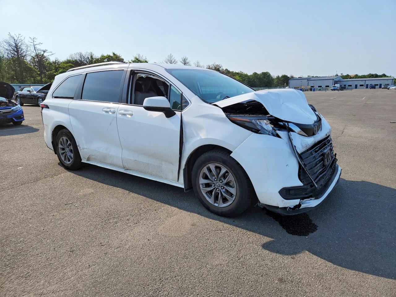 2022 TOYOTA SIENNA LE — снимка 4