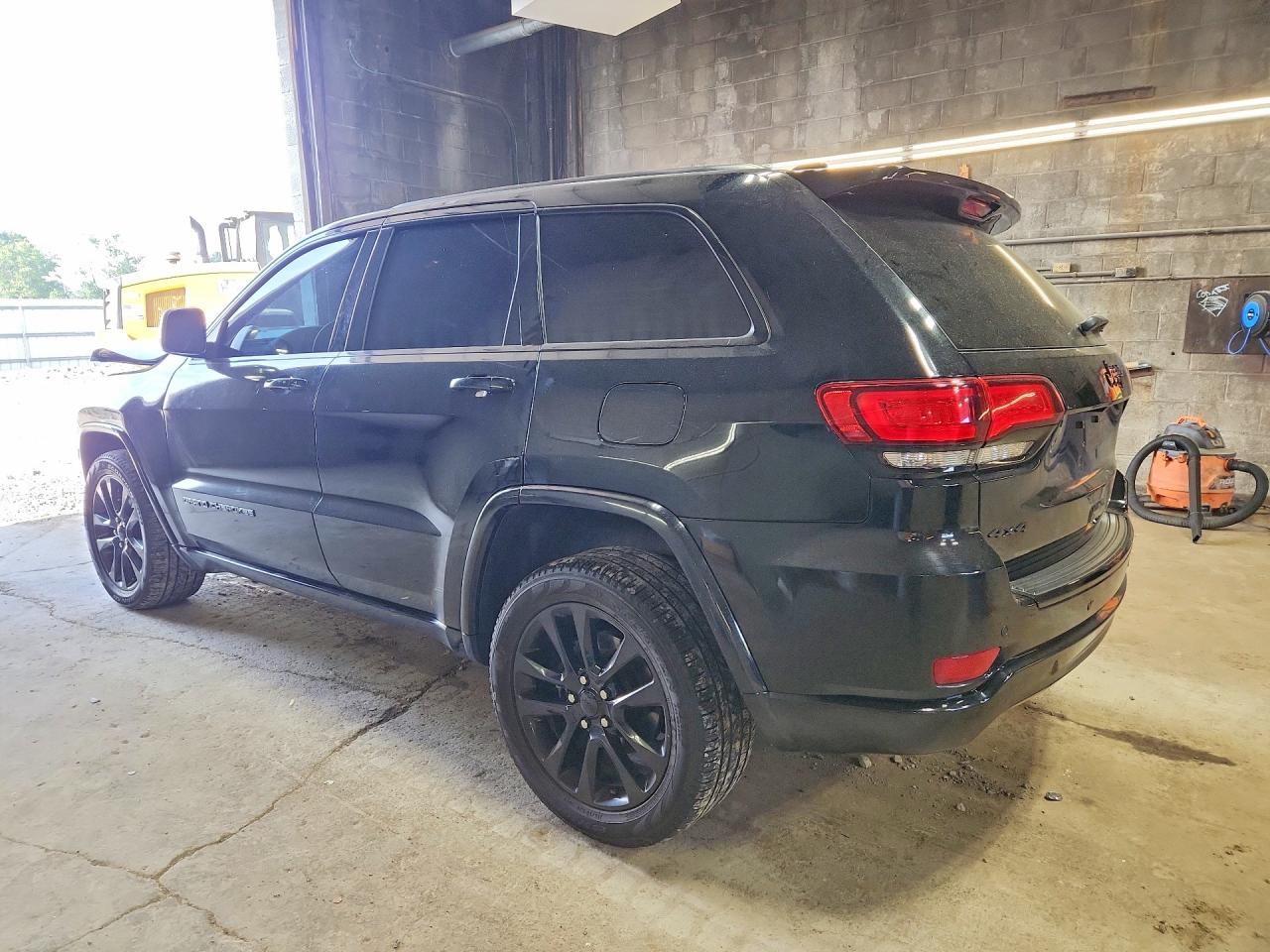 2018 JEEP GRAND CHEROKEE LAREDO — снимка 2
