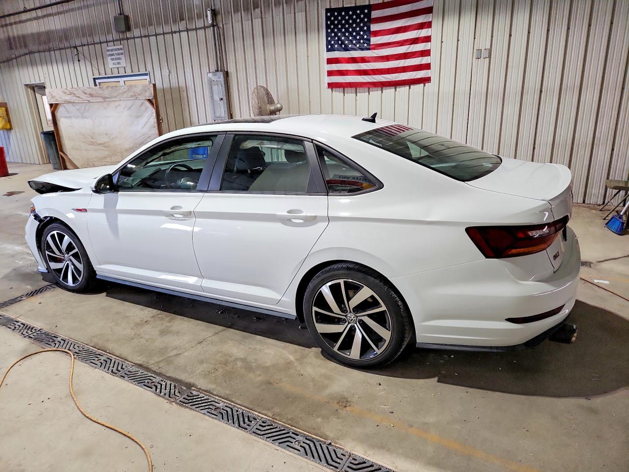 2019 VOLKSWAGEN JETTA GLI — снимка 2