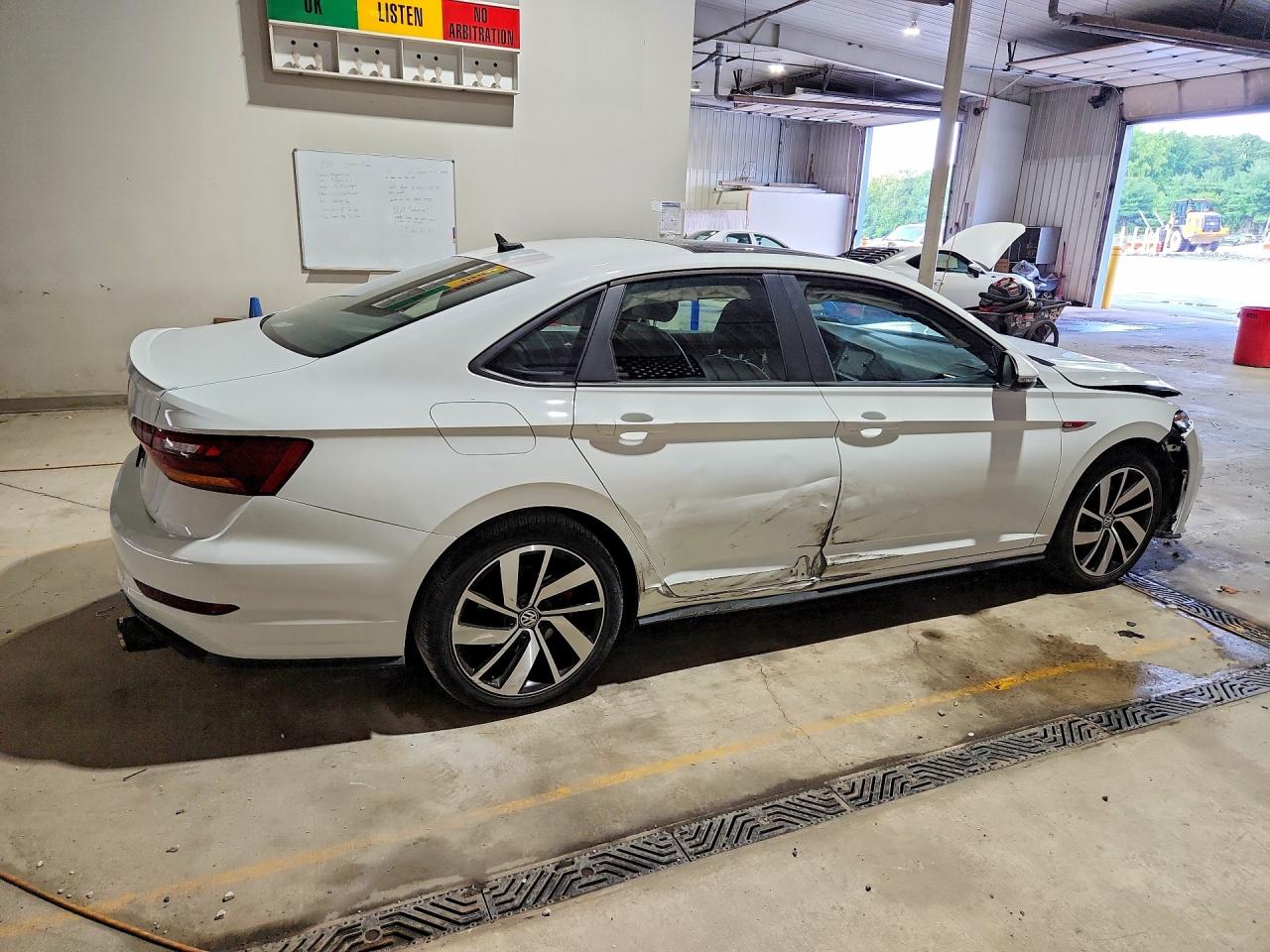 2019 VOLKSWAGEN JETTA GLI — снимка 3