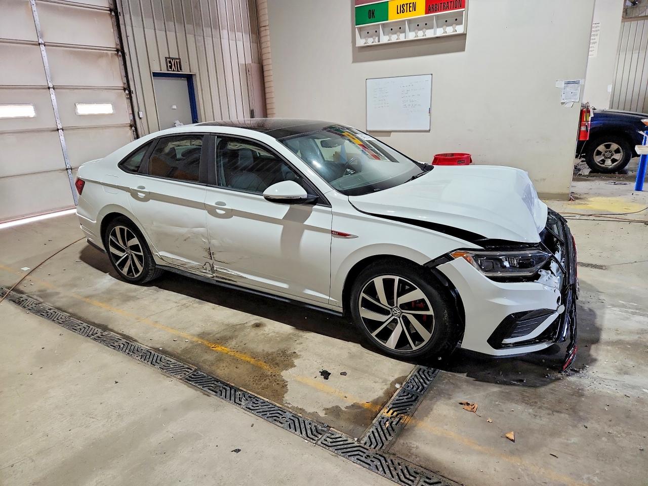 2019 VOLKSWAGEN JETTA GLI — снимка 4
